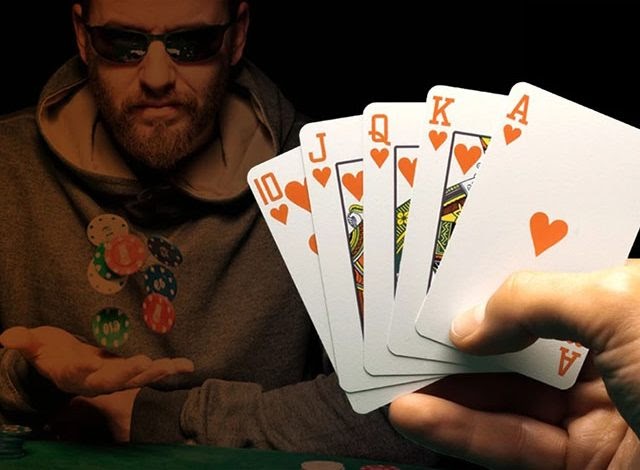 Biết cách đọc bài Poker sẽ khiến người chơi tự tin hơn trong trận đấu.