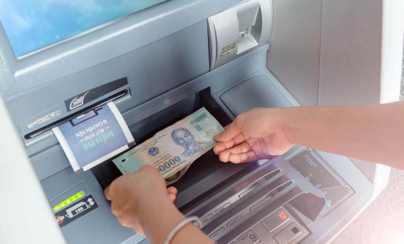 Nạp tiền bằng cách sử dụng ATM